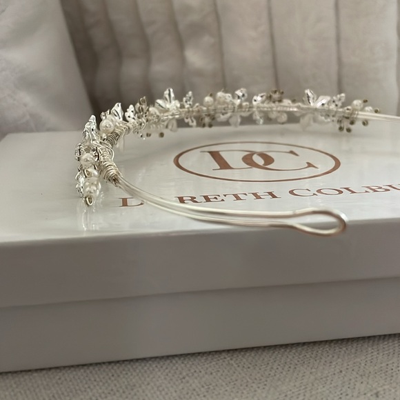 Dareth Colburn Floral Headband - Picture 4 of 5